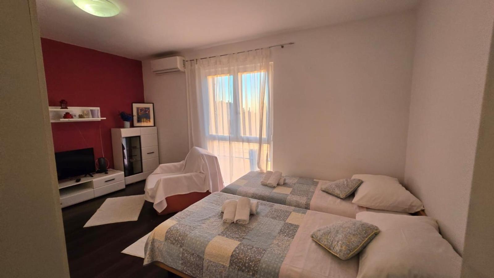 Studio Apartment Ljubica For 2 Persons 150M From The Beach Poreč Extérieur photo