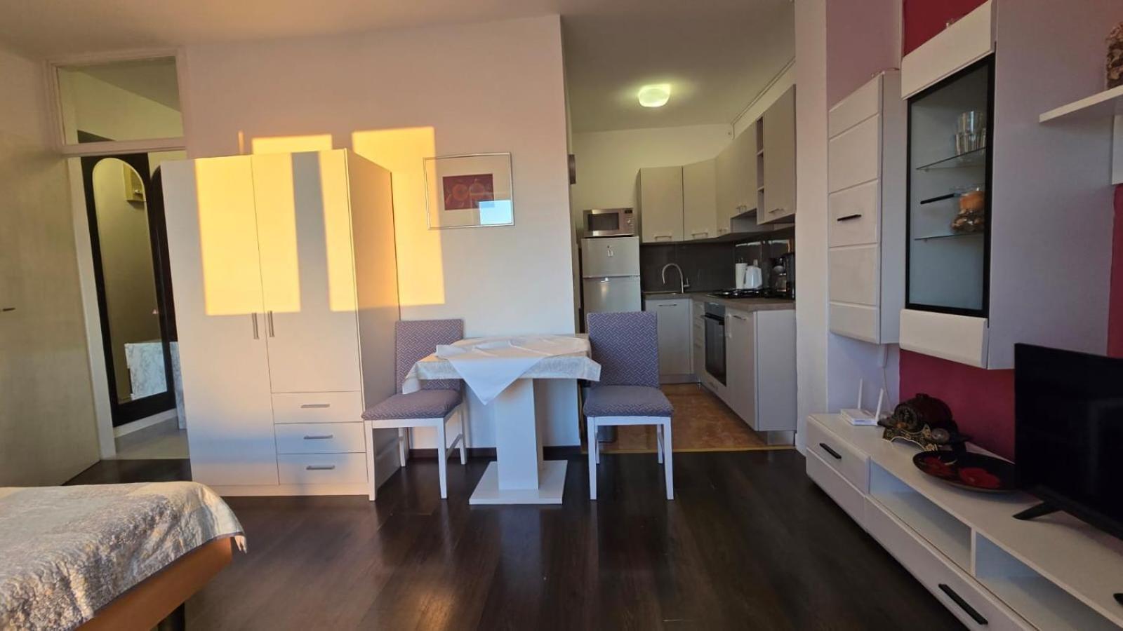 Studio Apartment Ljubica For 2 Persons 150M From The Beach Poreč Extérieur photo